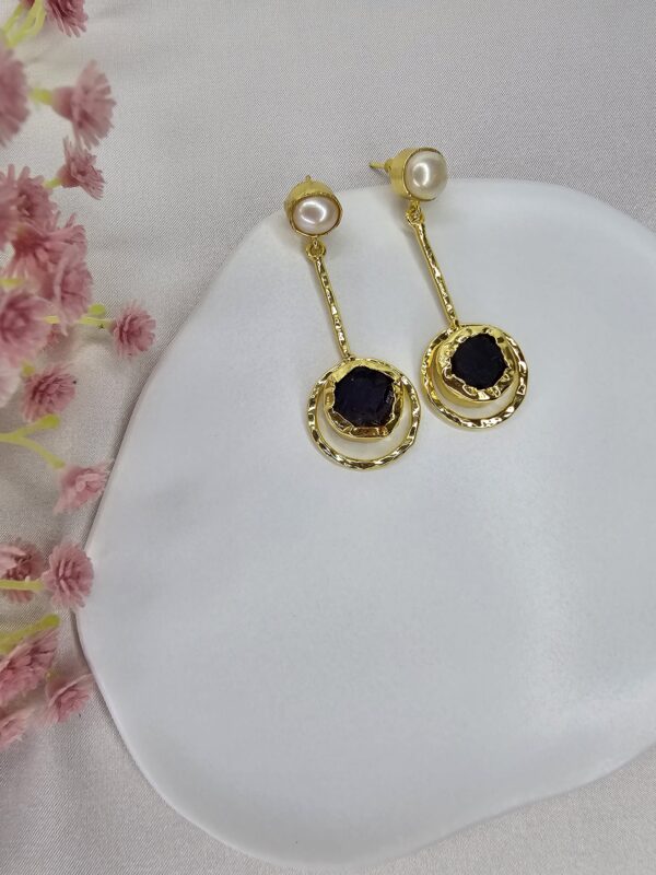 Natural stone danglers