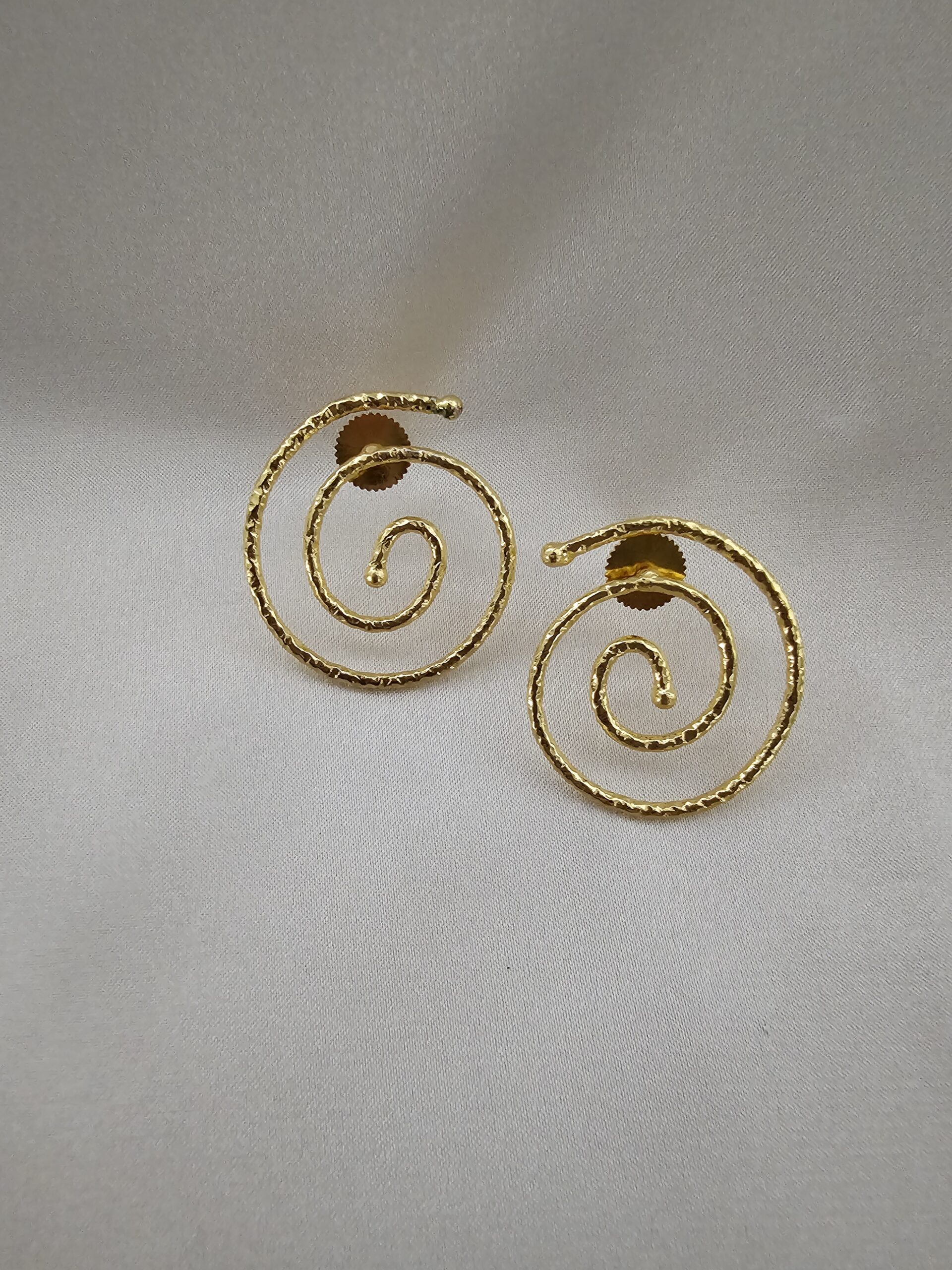 Spiral Studs