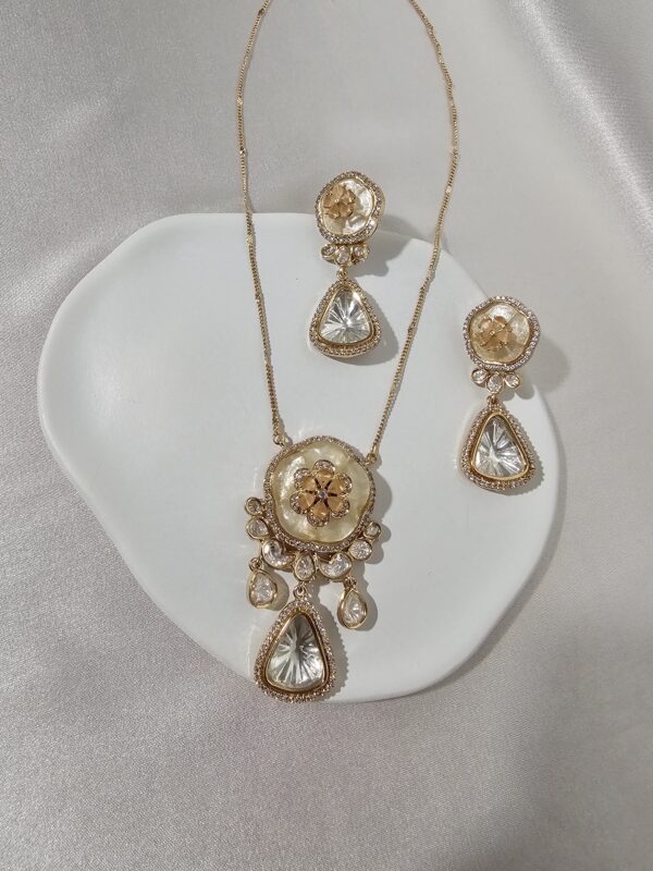 Floral Kundan Set